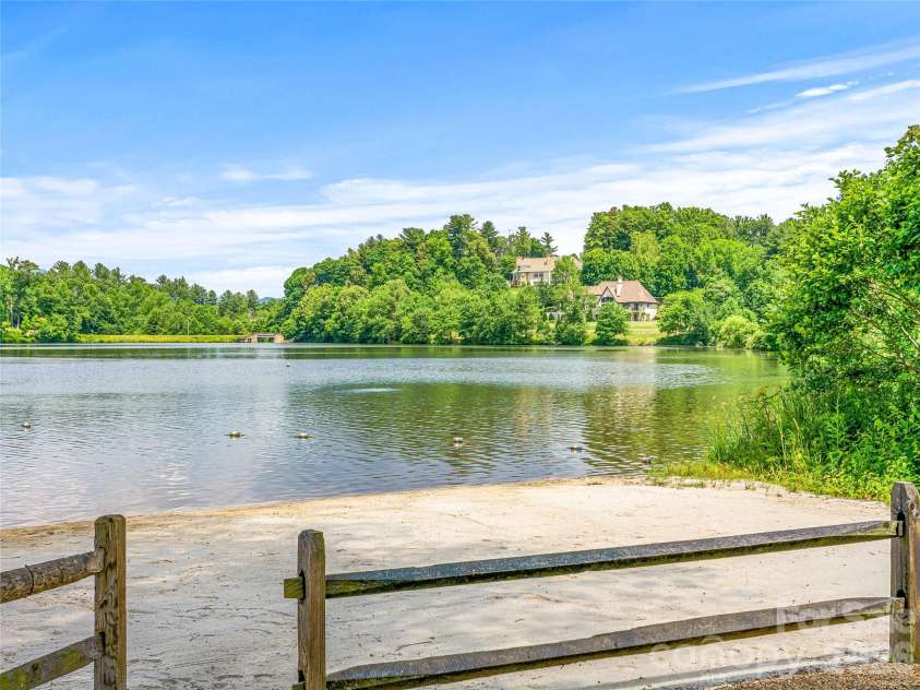 324 Fennel Dun Circle, Biltmore Lake, NC 28715.  MLS# CAR4360024, YatesRealty ID 22841. 