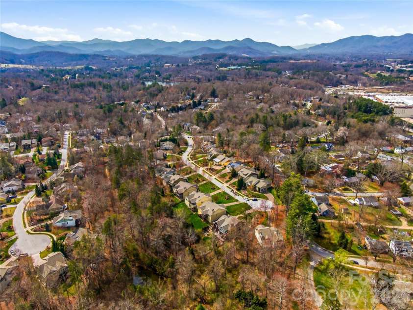 324 Fennel Dun Circle, Biltmore Lake, NC 28715.  MLS# CAR4360024, YatesRealty ID 22841. Welcome Home