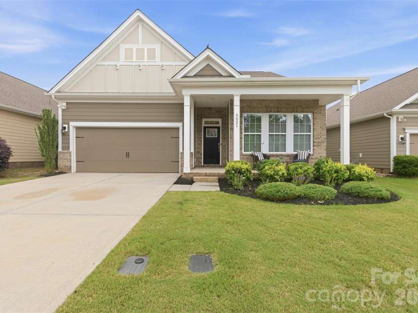 5021 Lydney Circle, Waxhaw, NC 28173.  MLS# CAR4373459, YatesRealty ID 22842. 
