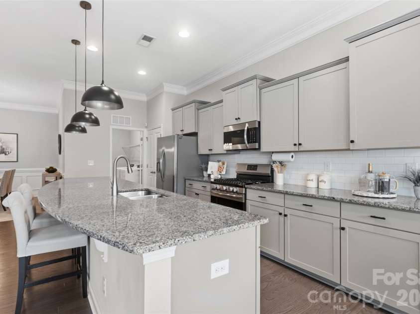 5021 Lydney Circle, Waxhaw, NC 28173.  MLS# CAR4373459, YatesRealty ID 22842. 