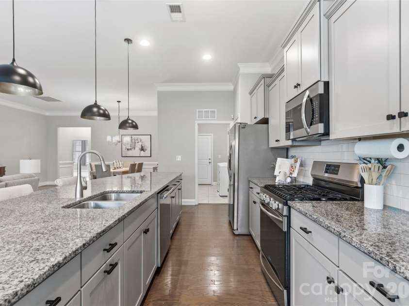 5021 Lydney Circle, Waxhaw, NC 28173.  MLS# CAR4373459, YatesRealty ID 22842. 