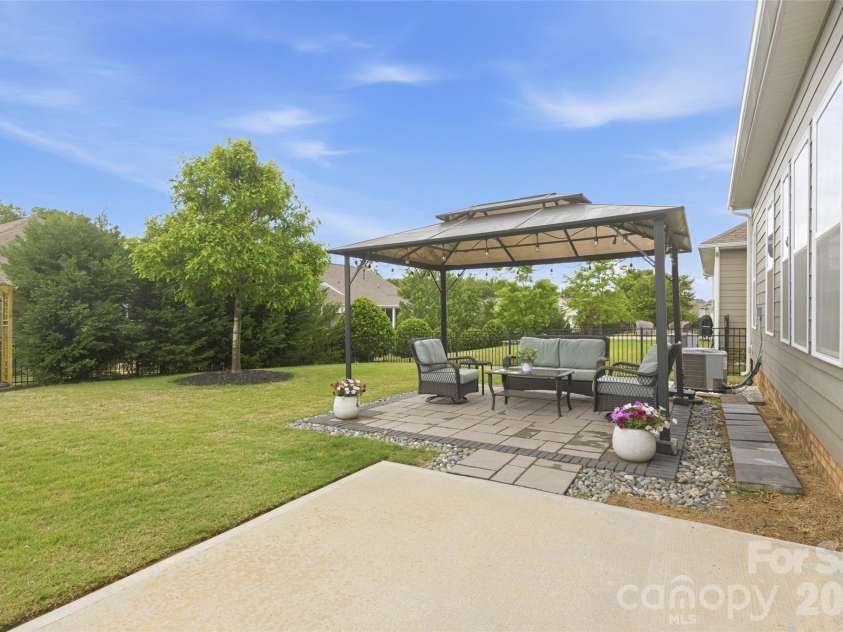5021 Lydney Circle, Waxhaw, NC 28173.  MLS# CAR4373459, YatesRealty ID 22842. 