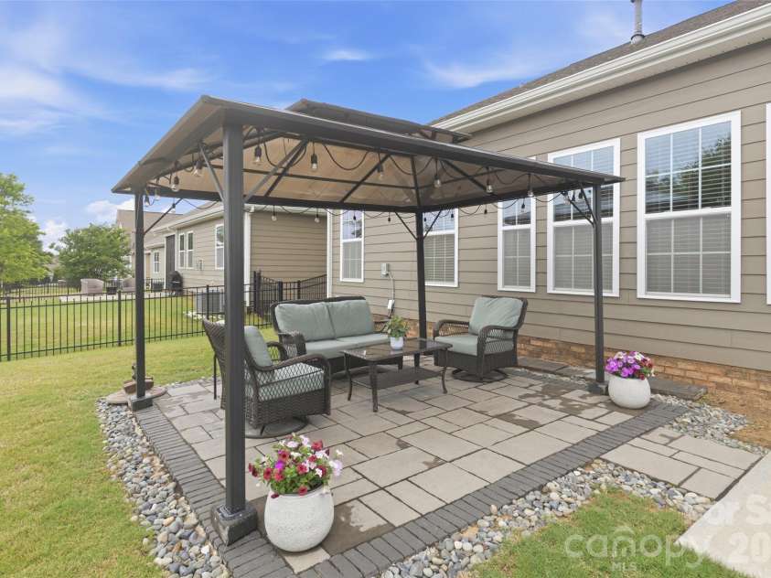 5021 Lydney Circle, Waxhaw, NC 28173.  MLS# CAR4373459, YatesRealty ID 22842. 