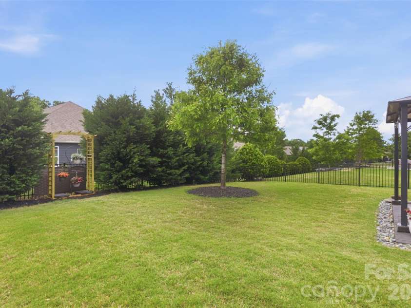 5021 Lydney Circle, Waxhaw, NC 28173.  MLS# CAR4373459, YatesRealty ID 22842. 
