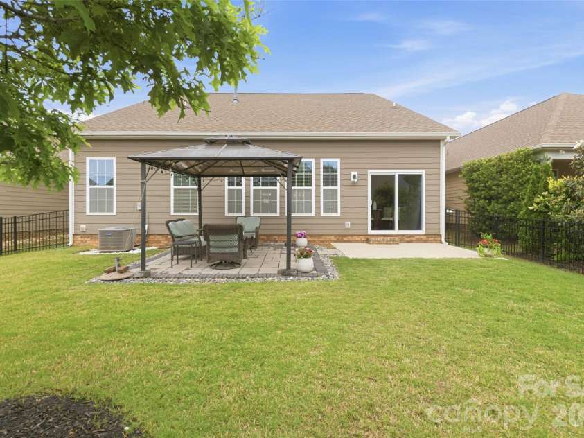 5021 Lydney Circle, Waxhaw, NC 28173.  MLS# CAR4373459, YatesRealty ID 22842. 