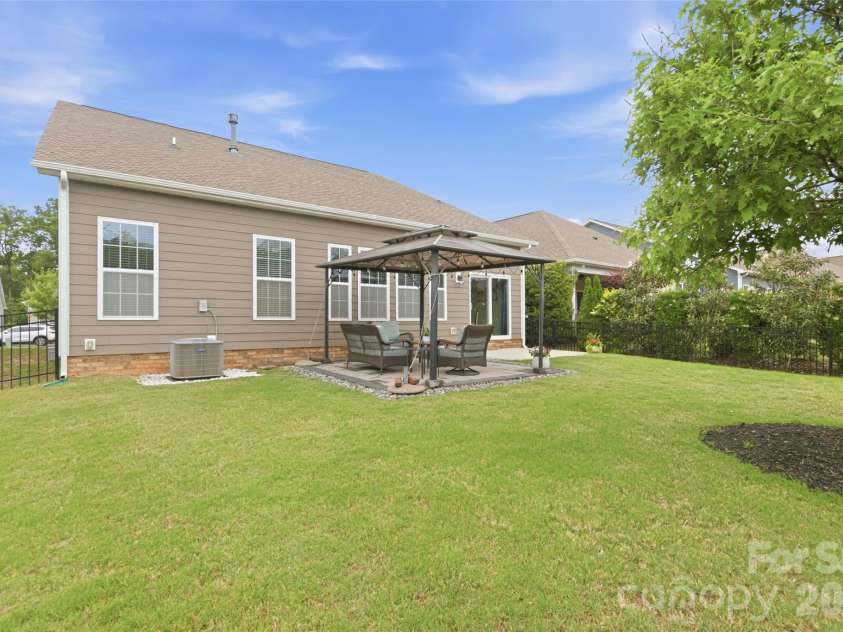 5021 Lydney Circle, Waxhaw, NC 28173.  MLS# CAR4373459, YatesRealty ID 22842. 