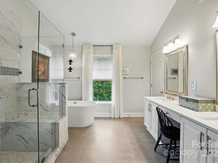 1720 Mountain Park Drive, Charlotte, NC 28214.  MLS# CAR4265620, YatesRealty ID 22843. 