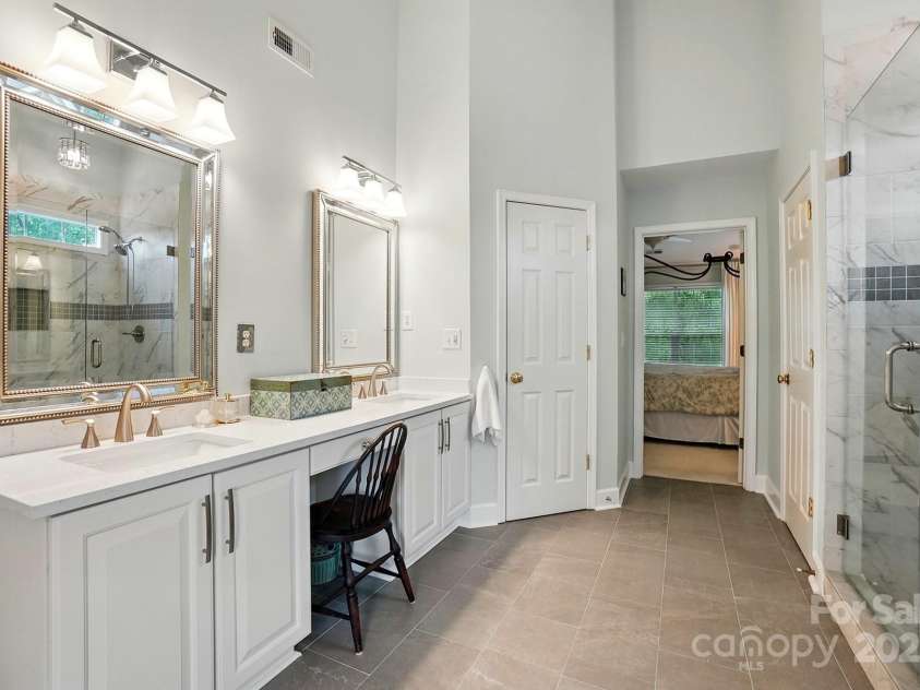 1720 Mountain Park Drive, Charlotte, NC 28214.  MLS# CAR4265620, YatesRealty ID 22843. 