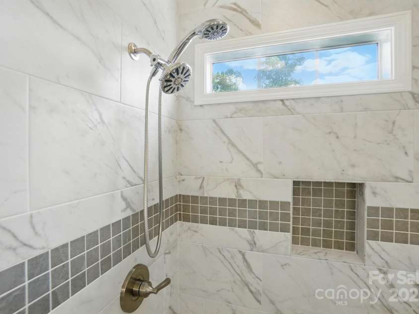 1720 Mountain Park Drive, Charlotte, NC 28214.  MLS# CAR4265620, YatesRealty ID 22843. 
