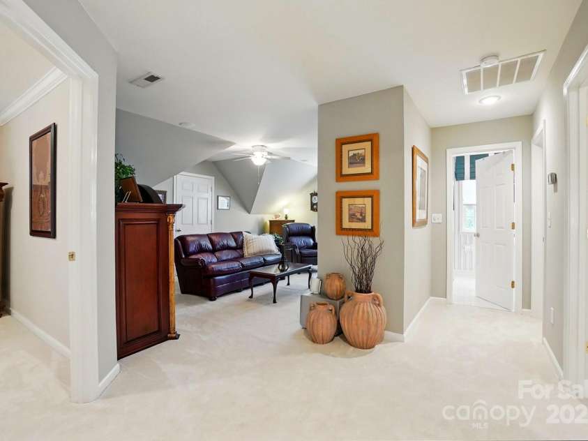 1720 Mountain Park Drive, Charlotte, NC 28214.  MLS# CAR4265620, YatesRealty ID 22843. 