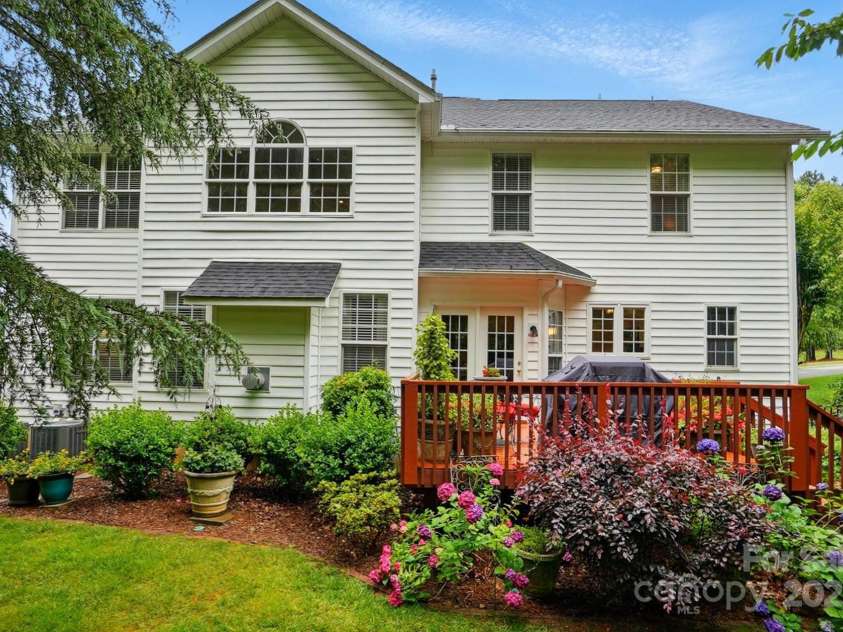 1720 Mountain Park Drive, Charlotte, NC 28214.  MLS# CAR4265620, YatesRealty ID 22843. 