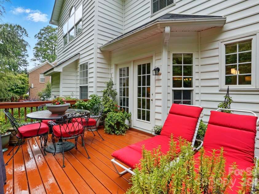 1720 Mountain Park Drive, Charlotte, NC 28214.  MLS# CAR4265620, YatesRealty ID 22843. 