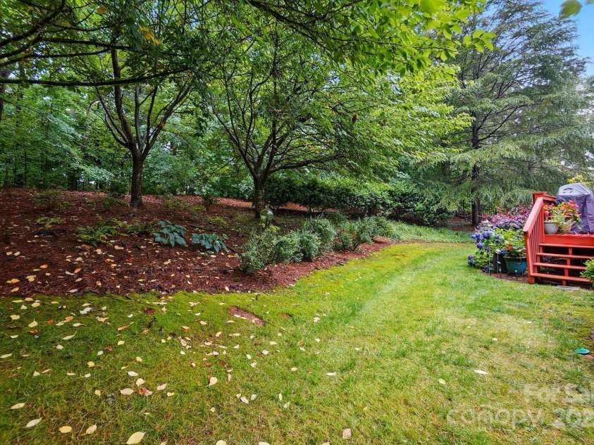 1720 Mountain Park Drive, Charlotte, NC 28214.  MLS# CAR4265620, YatesRealty ID 22843. Fenced backyard