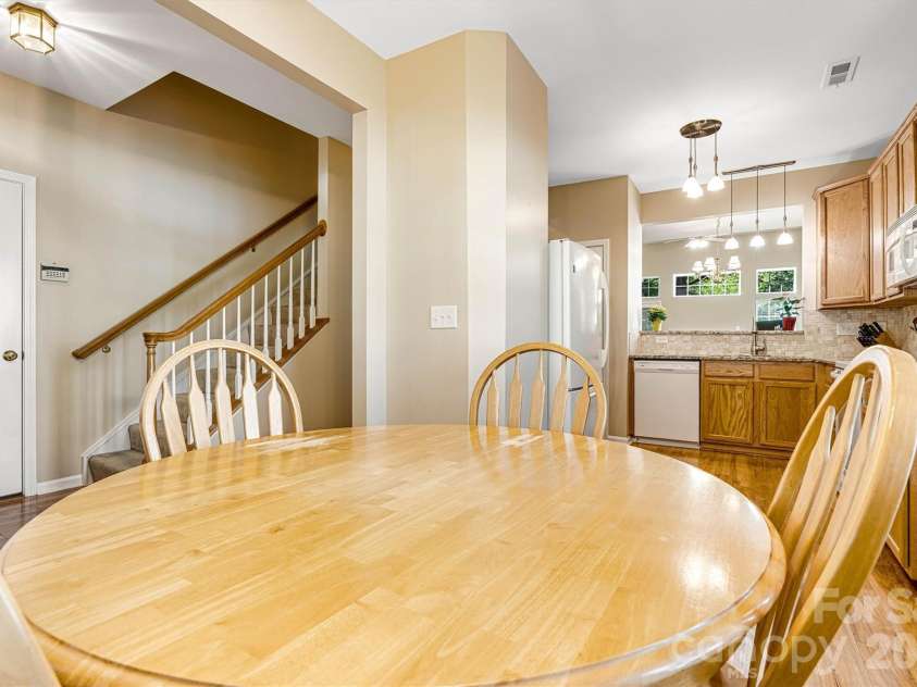 151 Talbert Town Loop, Mooresville, NC 28117.  MLS# CAR4367456, YatesRealty ID 22845. Eat in kitchen with bay window seating.