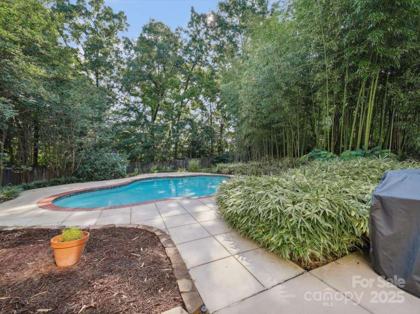 16411 Greybriar Forest Lane, Charlotte, NC 28278.  MLS# CAR4273245, YatesRealty ID 22845. 