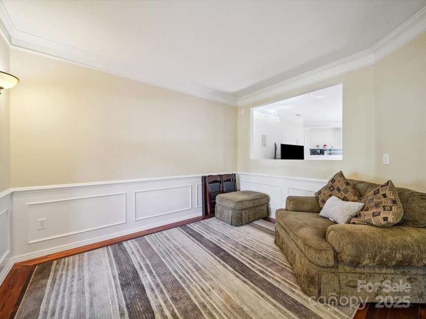 16411 Greybriar Forest Lane, Charlotte, NC 28278.  MLS# CAR4273245, YatesRealty ID 22845. 