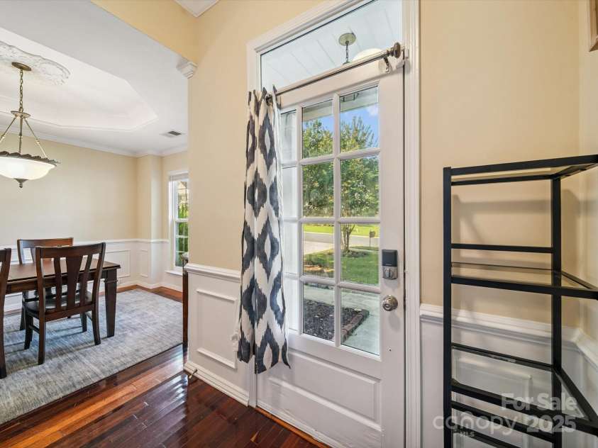 16411 Greybriar Forest Lane, Charlotte, NC 28278.  MLS# CAR4273245, YatesRealty ID 22845. 