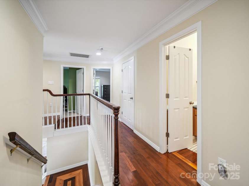 16411 Greybriar Forest Lane, Charlotte, NC 28278.  MLS# CAR4273245, YatesRealty ID 22845. 