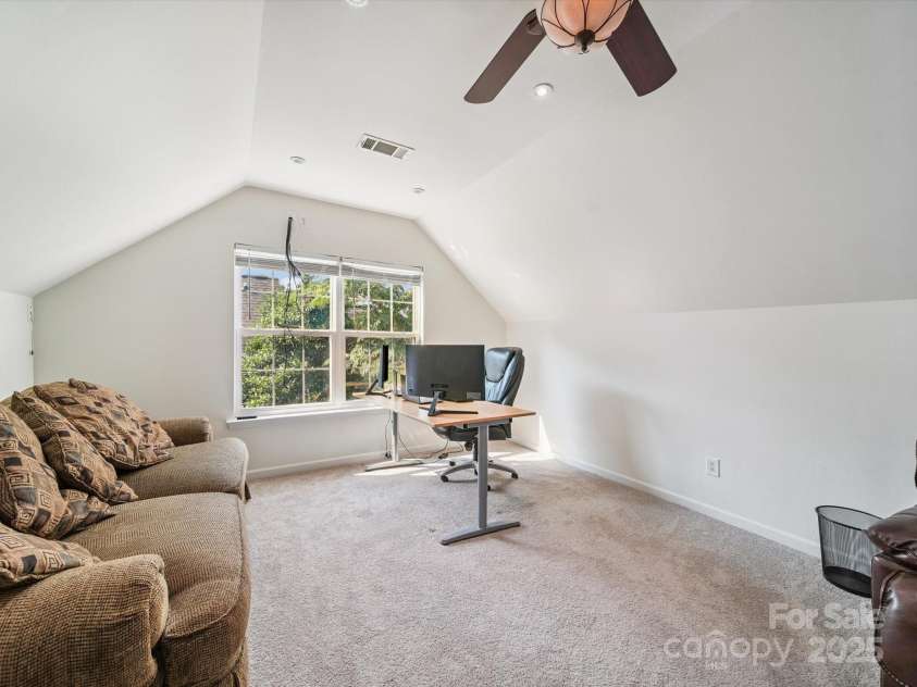 16411 Greybriar Forest Lane, Charlotte, NC 28278.  MLS# CAR4273245, YatesRealty ID 22845. 