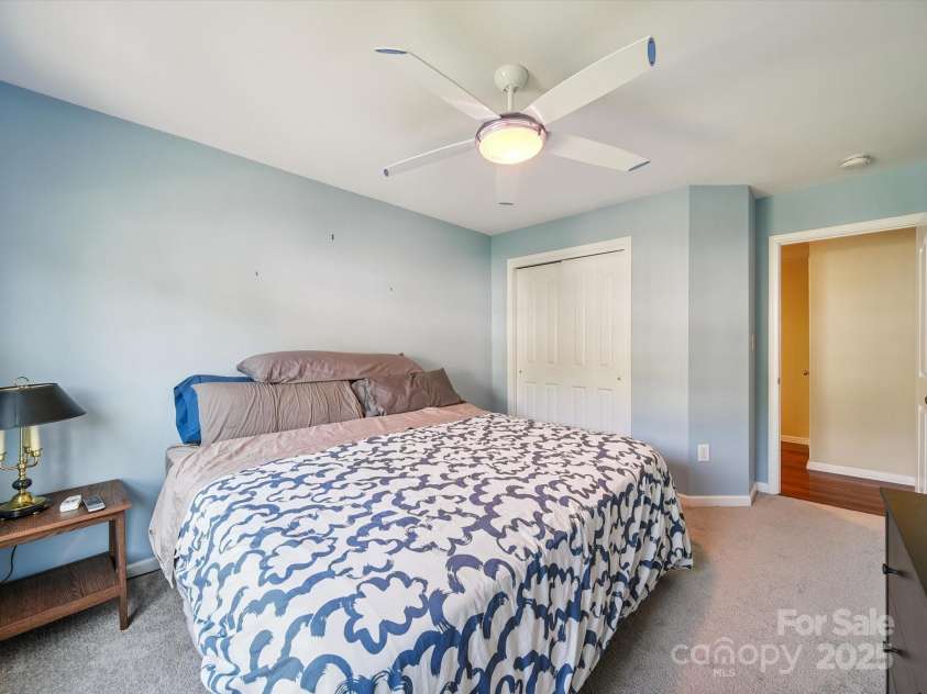 16411 Greybriar Forest Lane, Charlotte, NC 28278.  MLS# CAR4273245, YatesRealty ID 22845. 