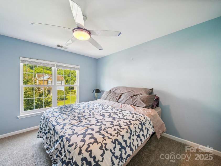 16411 Greybriar Forest Lane, Charlotte, NC 28278.  MLS# CAR4273245, YatesRealty ID 22845. Bedroom