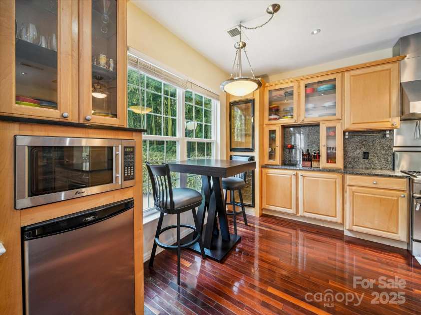 16411 Greybriar Forest Lane, Charlotte, NC 28278.  MLS# CAR4273245, YatesRealty ID 22845. Beverage Fridge