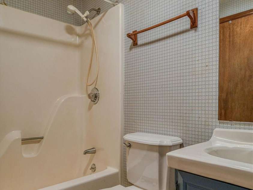 605 Hennessee Street, Morganton, NC 28655.  MLS# CAR4249204, YatesRealty ID 22846. 