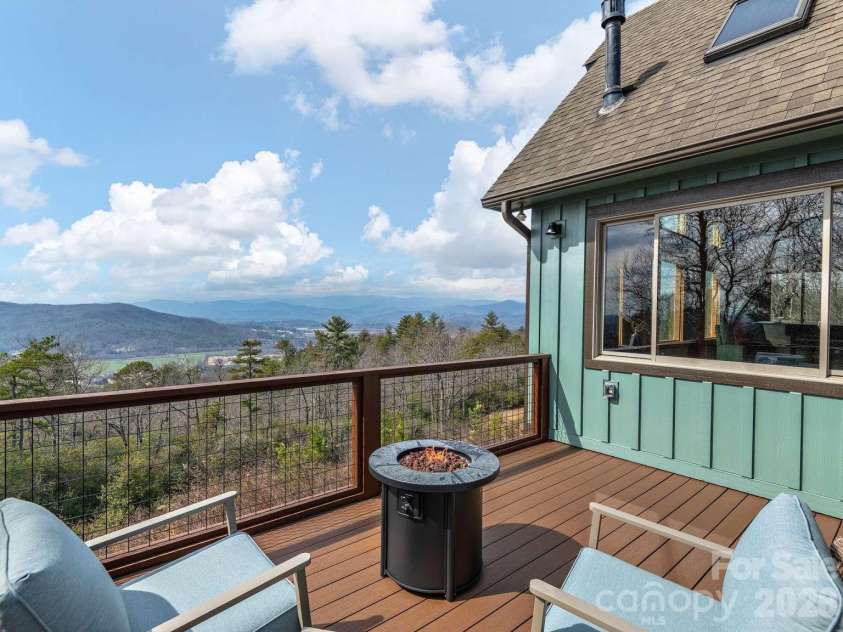 770 Dream Weaver Drive, Penrose, NC 28766.  MLS# CAR4357410, YatesRealty ID 22847. 