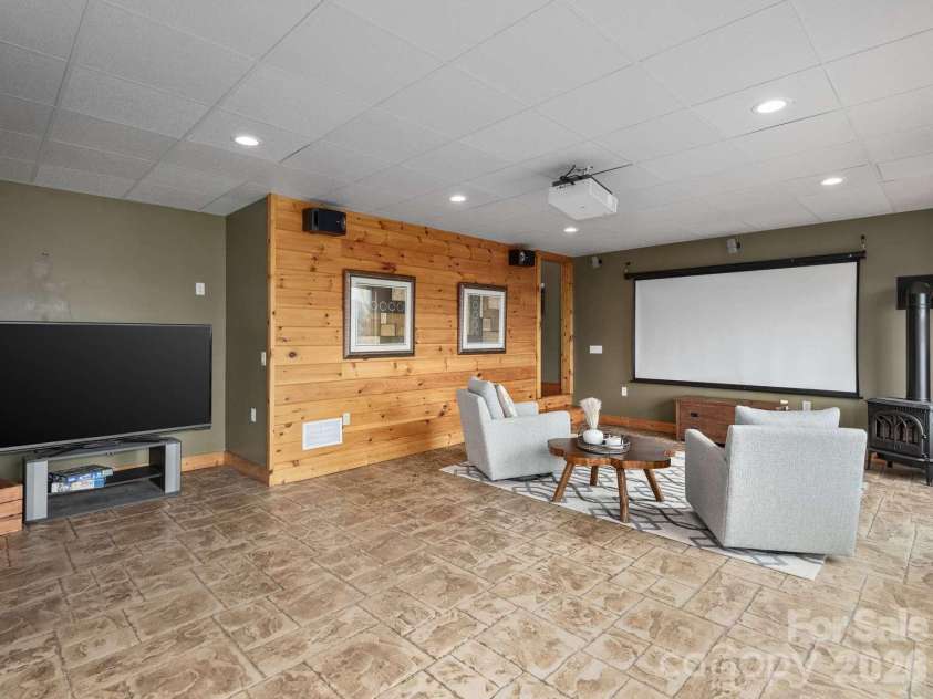 770 Dream Weaver Drive, Penrose, NC 28766.  MLS# CAR4357410, YatesRealty ID 22847. 