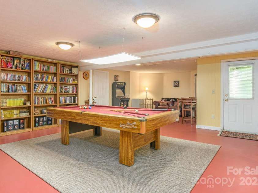 100 Bayberry Way, Hendersonville, NC 28739.  MLS# CAR4272868, YatesRealty ID 22848. 