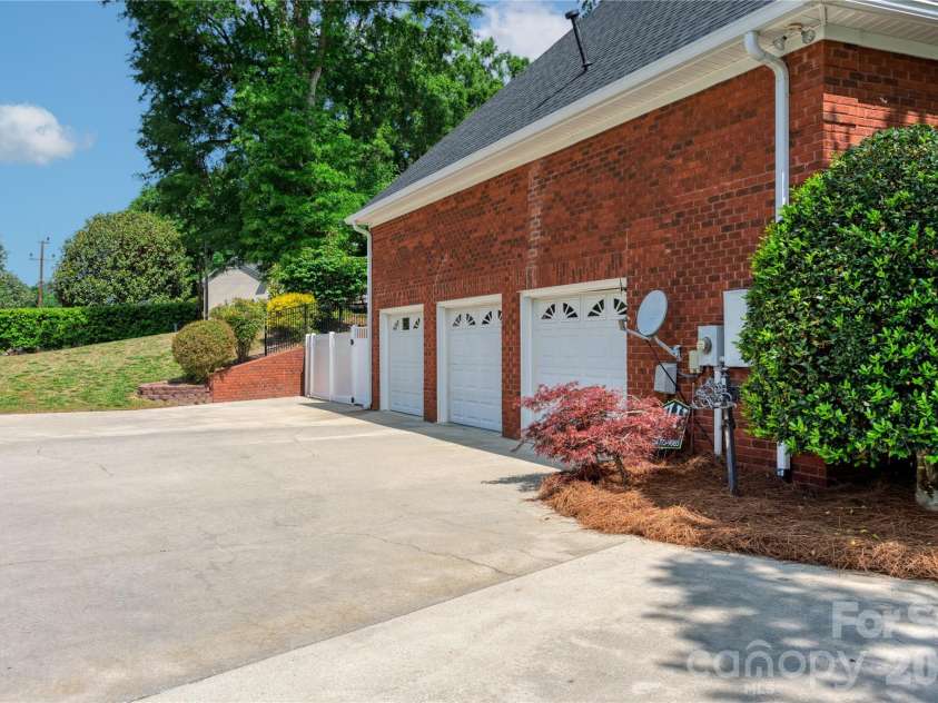 1209 South Street, Gastonia, NC 28052.  MLS# CAR4377510, YatesRealty ID 22849. 