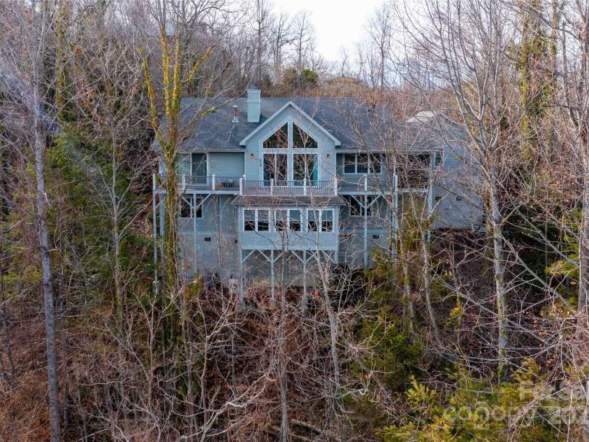 180 High Road Overlook, Hendersonville, NC 28739.  MLS# CAR4222873, YatesRealty ID 2285. 