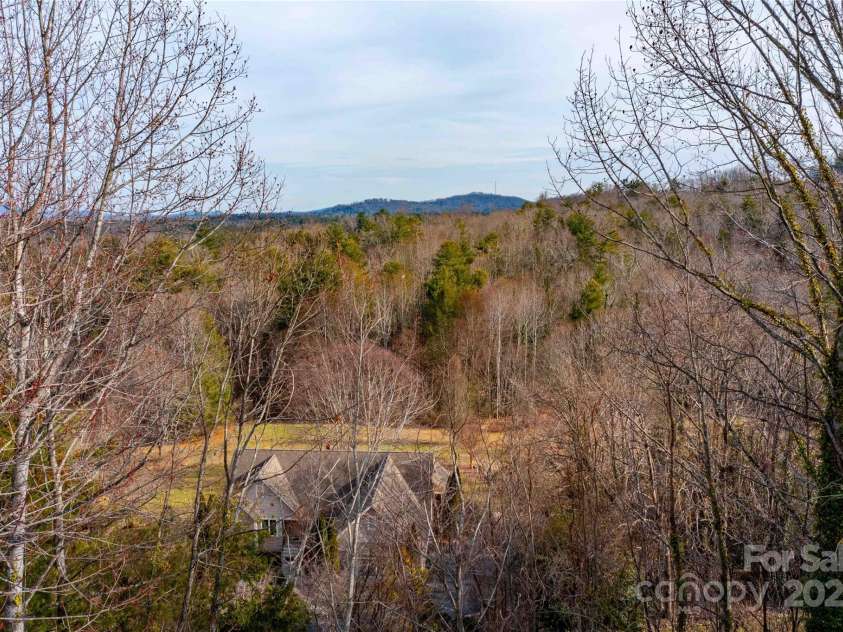 180 High Road Overlook, Hendersonville, NC 28739.  MLS# CAR4222873, YatesRealty ID 2285. 