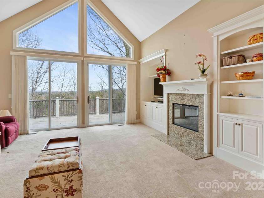 180 High Road Overlook, Hendersonville, NC 28739.  MLS# CAR4222873, YatesRealty ID 2285. 