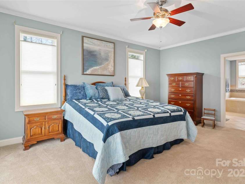 180 High Road Overlook, Hendersonville, NC 28739.  MLS# CAR4222873, YatesRealty ID 2285. 