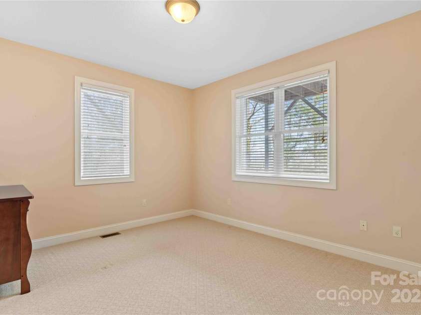 180 High Road Overlook, Hendersonville, NC 28739.  MLS# CAR4222873, YatesRealty ID 2285. 