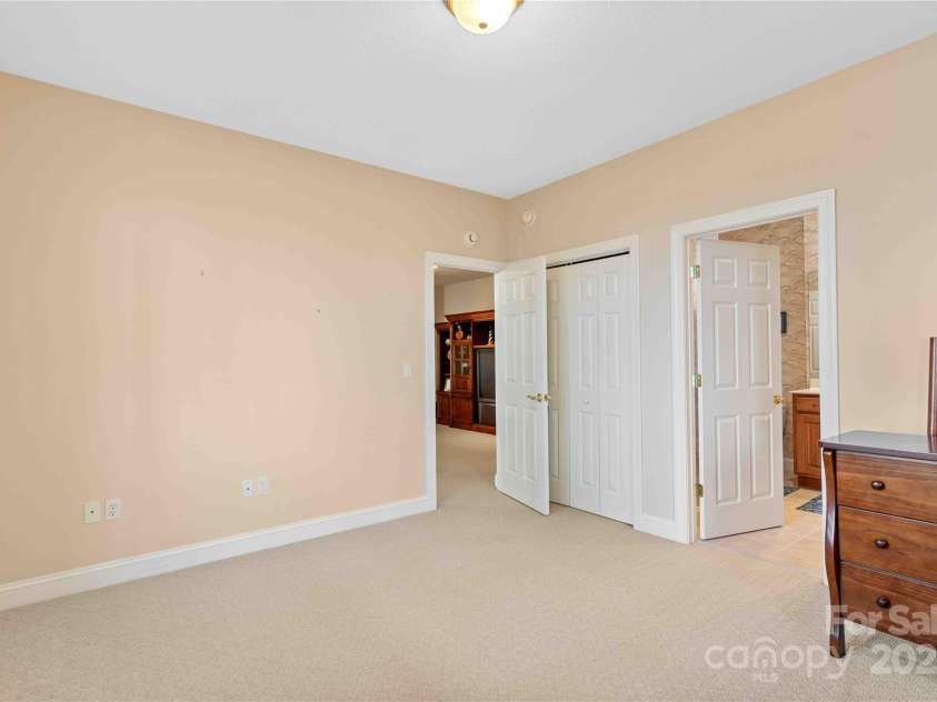 180 High Road Overlook, Hendersonville, NC 28739.  MLS# CAR4222873, YatesRealty ID 2285. 