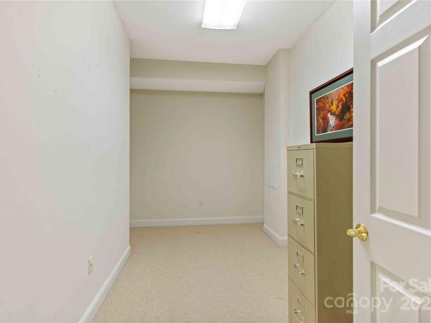 180 High Road Overlook, Hendersonville, NC 28739.  MLS# CAR4222873, YatesRealty ID 2285. 
