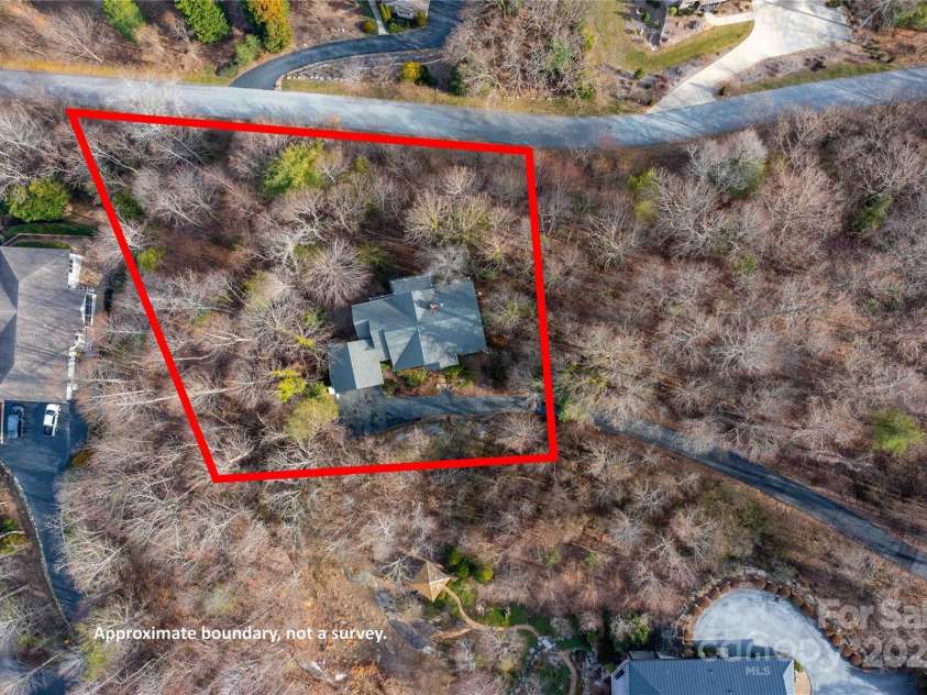 180 High Road Overlook, Hendersonville, NC 28739.  MLS# CAR4222873, YatesRealty ID 2285. 