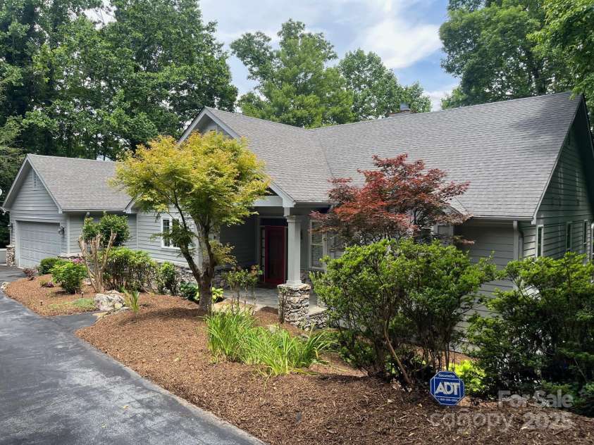 180 High Road Overlook, Hendersonville, NC 28739.  MLS# CAR4222873, YatesRealty ID 2285. 