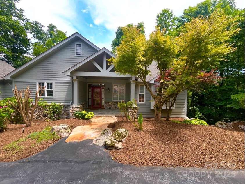 180 High Road Overlook, Hendersonville, NC 28739.  MLS# CAR4222873, YatesRealty ID 2285. 