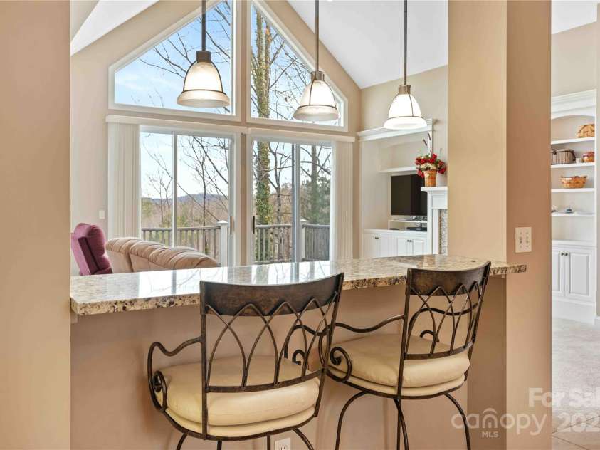 180 High Road Overlook, Hendersonville, NC 28739.  MLS# CAR4323061, YatesRealty ID 2285. 