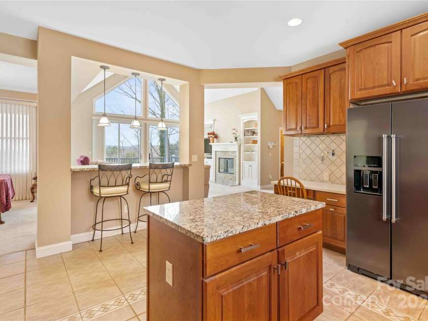 180 High Road Overlook, Hendersonville, NC 28739.  MLS# CAR4323061, YatesRealty ID 2285. 