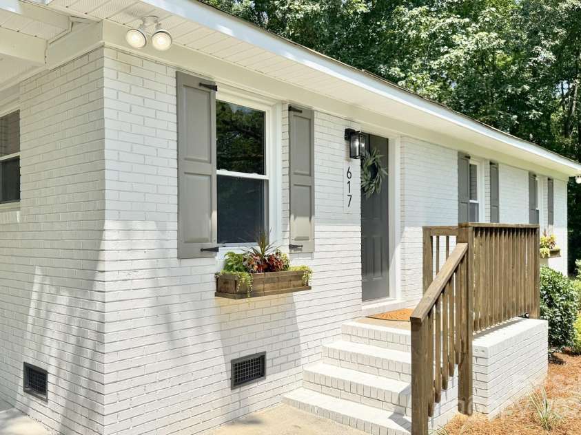 617 Rock Hill Church Road, Matthews, NC 28104.  MLS# CAR4274427, YatesRealty ID 22850. Country Exterior