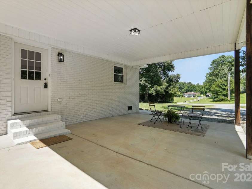617 Rock Hill Church Road, Matthews, NC 28104.  MLS# CAR4274427, YatesRealty ID 22850. Exterior