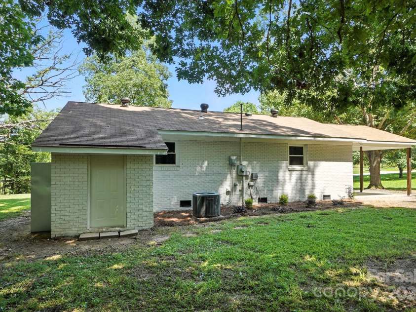 617 Rock Hill Church Road, Matthews, NC 28104.  MLS# CAR4274427, YatesRealty ID 22850. Exterior