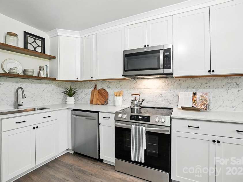 617 Rock Hill Church Road, Matthews, NC 28104.  MLS# CAR4274427, YatesRealty ID 22850. Fully Remodeled