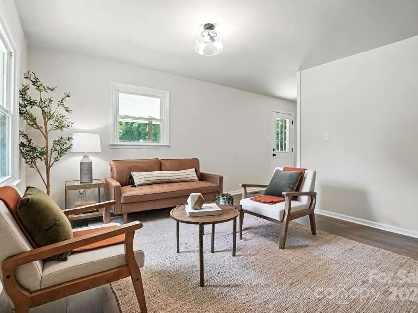 617 Rock Hill Church Road, Matthews, NC 28104.  MLS# CAR4274427, YatesRealty ID 22850. Living Room