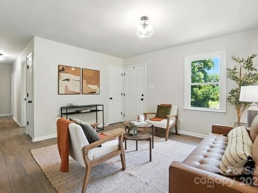 617 Rock Hill Church Road, Matthews, NC 28104.  MLS# CAR4274427, YatesRealty ID 22850. Living Room