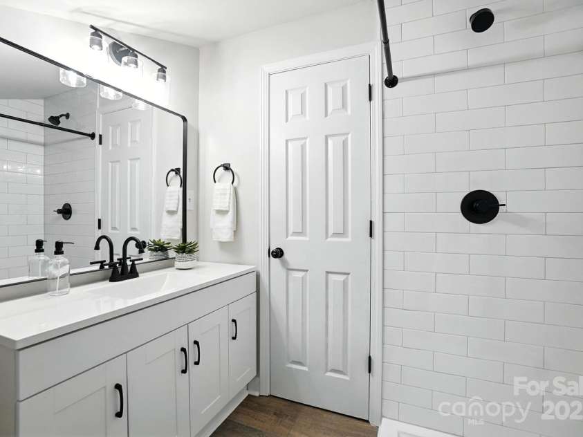 617 Rock Hill Church Road, Matthews, NC 28104.  MLS# CAR4274427, YatesRealty ID 22850. Primary Suite - Bathroom